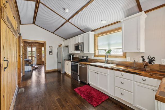 4325 Cave Springs Rd, Columbia, TN 38401