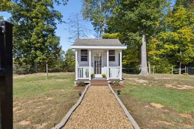 4325 Cave Springs Rd, Columbia, TN 38401