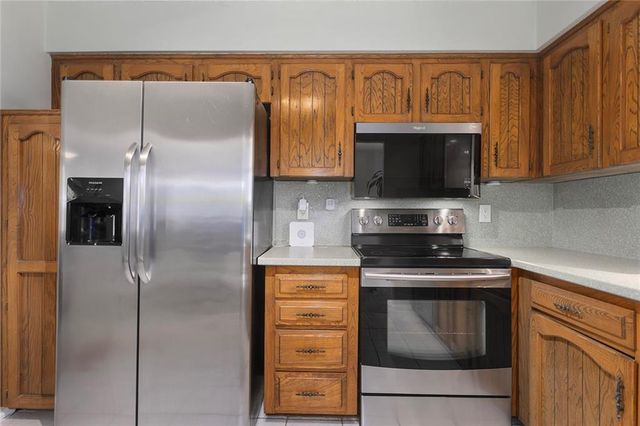 508 SW KILLARNEY Lane, Blue Springs, MO 64014