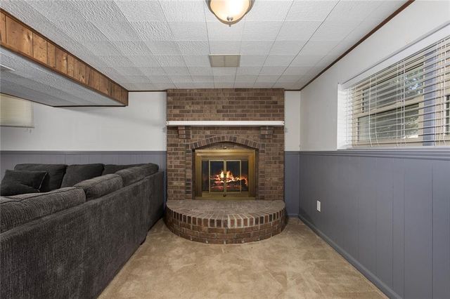 508 SW KILLARNEY Lane, Blue Springs, MO 64014