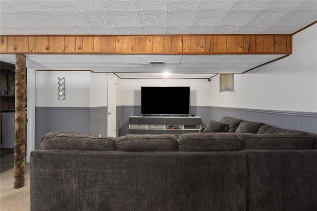 508 SW KILLARNEY Lane, Blue Springs, MO 64014