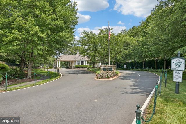 18442 LANIER ISLAND SQ, Leesburg, VA 20176