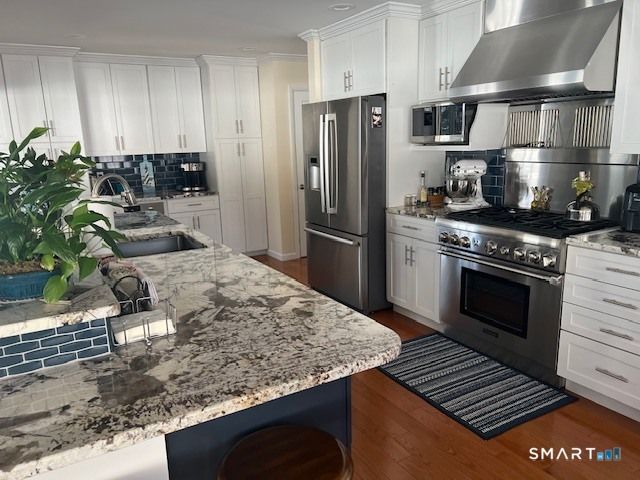 51 West Lake Avenue, Guilford, CT 06437