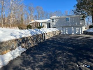 51 West Lake Avenue, Guilford, CT 06437