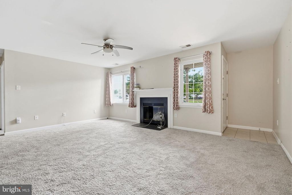 146 NAOMI CT, LEVITTOWN, PA 19057 — photo 5
