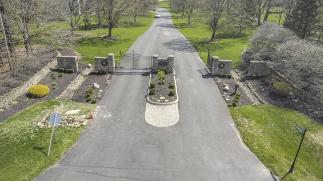 2478 Deseret Drive, Powell, OH 43065