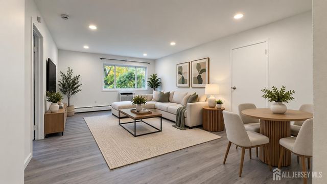 2 Lake Avenue 7A, East Brunswick, NJ 08816