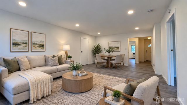 2 Lake Avenue 7A, East Brunswick, NJ 08816
