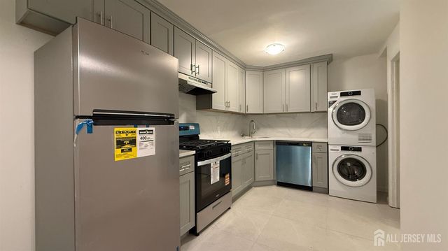 2 Lake Avenue 7A, East Brunswick, NJ 08816