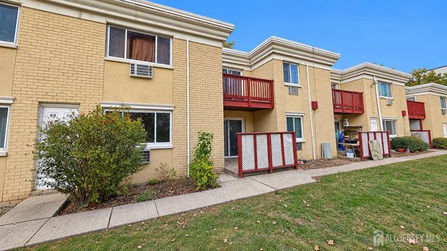 2 Lake Avenue 7A, East Brunswick, NJ 08816