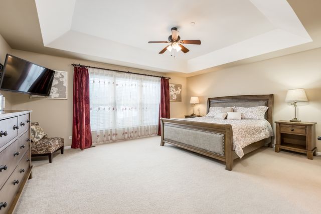 908 Blue Ridge Drive, Streamwood, IL 60107