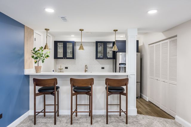 908 Blue Ridge Drive, Streamwood, IL 60107