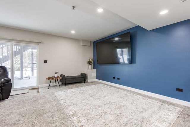 908 Blue Ridge Drive, Streamwood, IL 60107