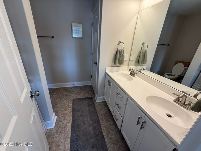 107 Shagbark Court, Jacksonville, NC 28546