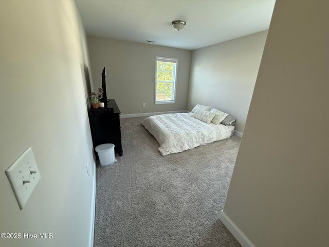 107 Shagbark Court, Jacksonville, NC 28546