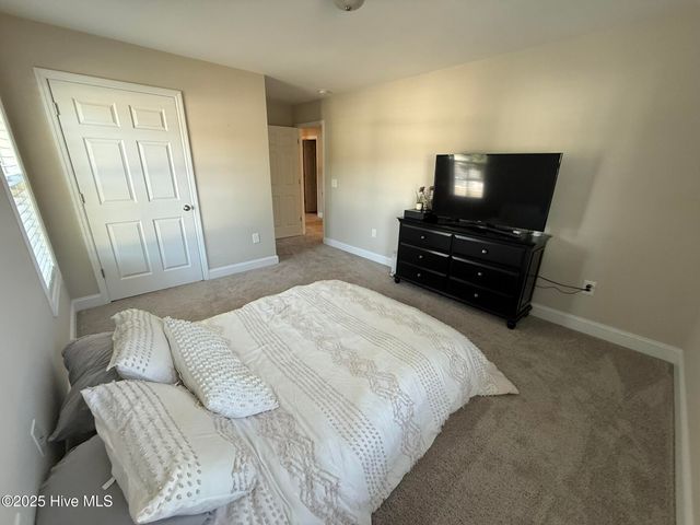 107 Shagbark Court, Jacksonville, NC 28546