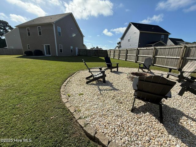 107 Shagbark Court, Jacksonville, NC 28546