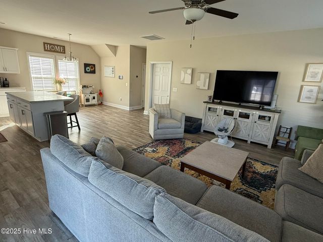 107 Shagbark Court, Jacksonville, NC 28546