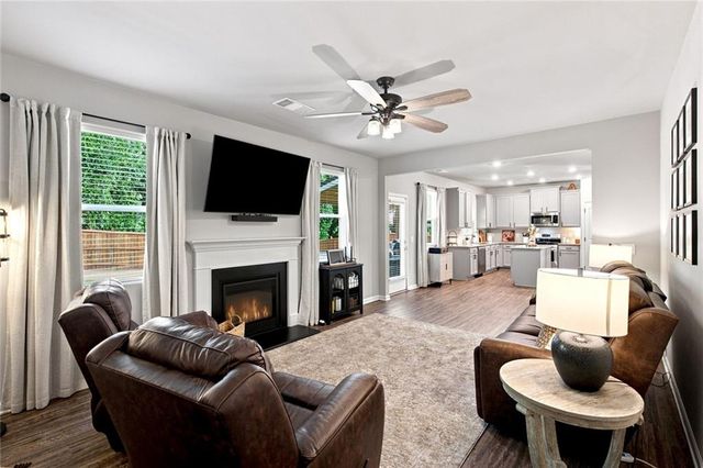 617 Edgemore Road, Canton, GA 30114