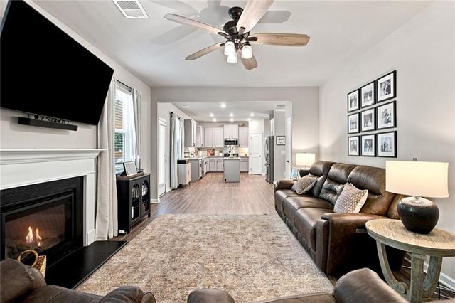 617 Edgemore Road, Canton, GA 30114