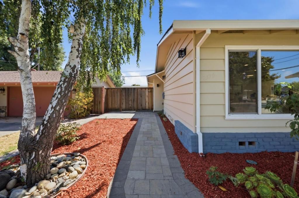 Image 7 of property listing at 2179 Fordham Drive, Santa Clara, CA 95051