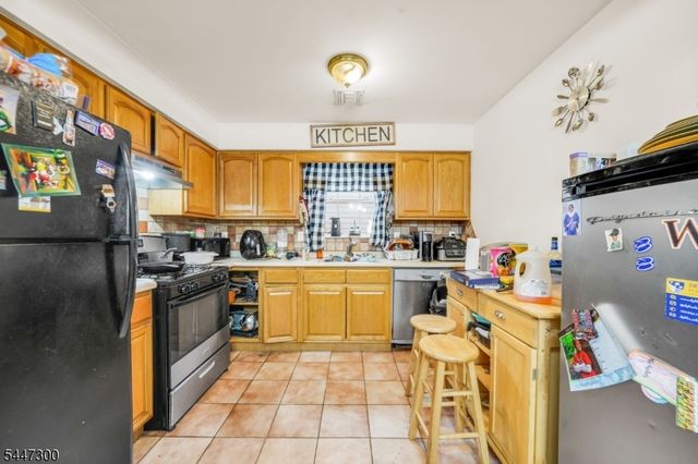 64 Brunswick St, Newark City, NJ 07114