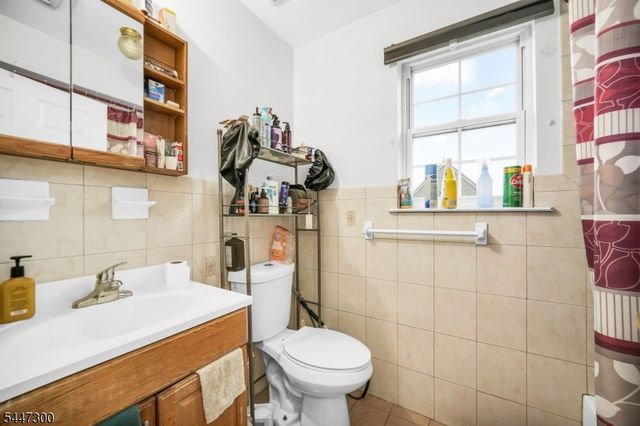 64 Brunswick St, Newark City, NJ 07114