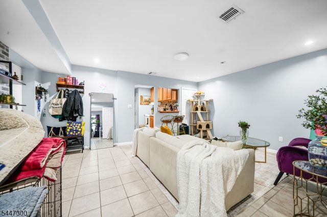 64 Brunswick St, Newark City, NJ 07114