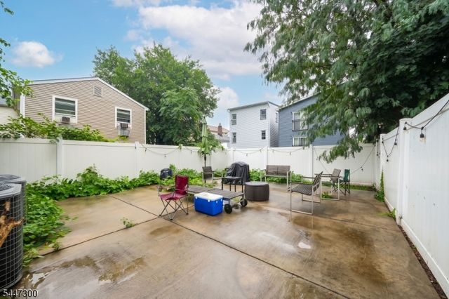 64 Brunswick St, Newark City, NJ 07114