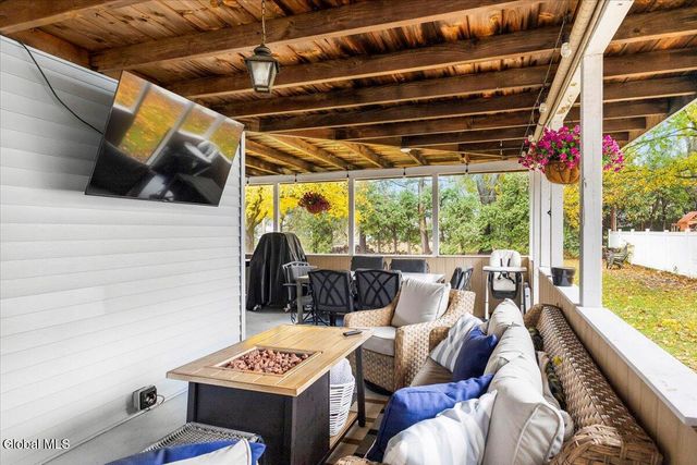 7 Maplewood Parkway, South Glens Falls, NY 12803