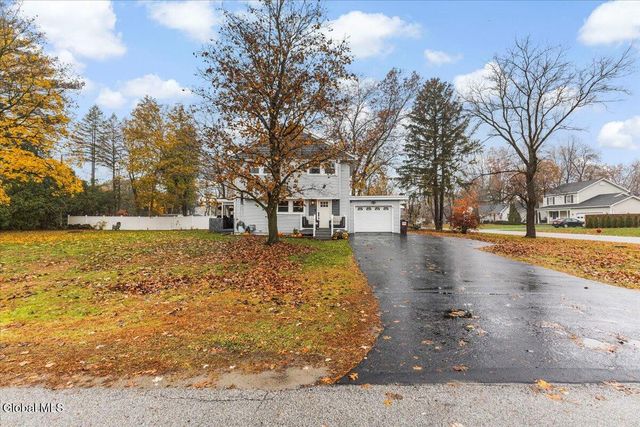 7 Maplewood Parkway, South Glens Falls, NY 12803