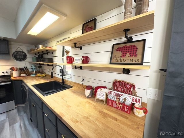 21271 SW Marine Boulevard, Dunnellon, FL 34431