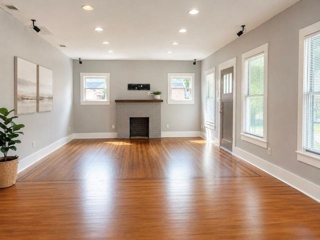 4530 Walker Street, Houston, TX 77023