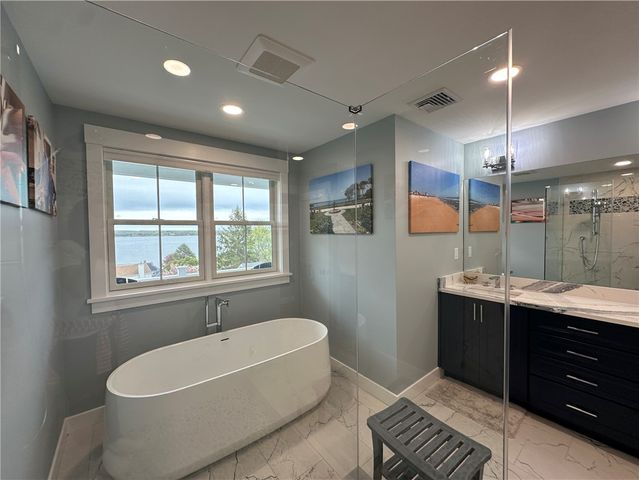 68 Albert Street, Portsmouth, RI 02871