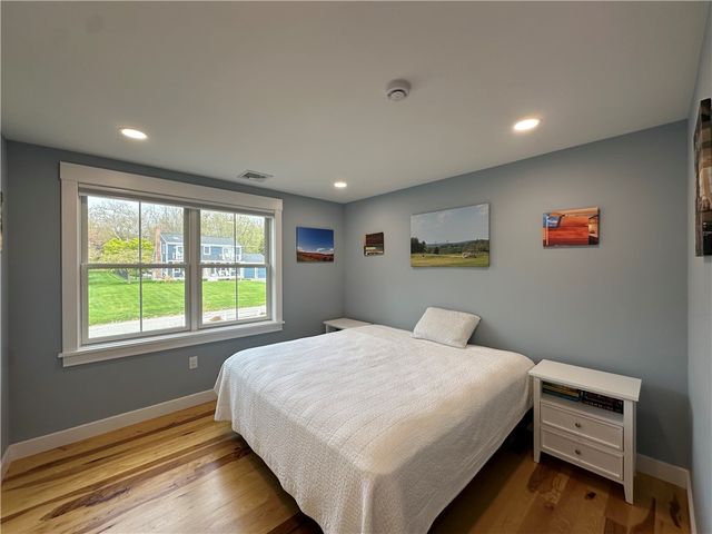 68 Albert Street, Portsmouth, RI 02871
