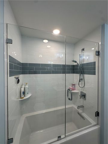 68 Albert Street, Portsmouth, RI 02871