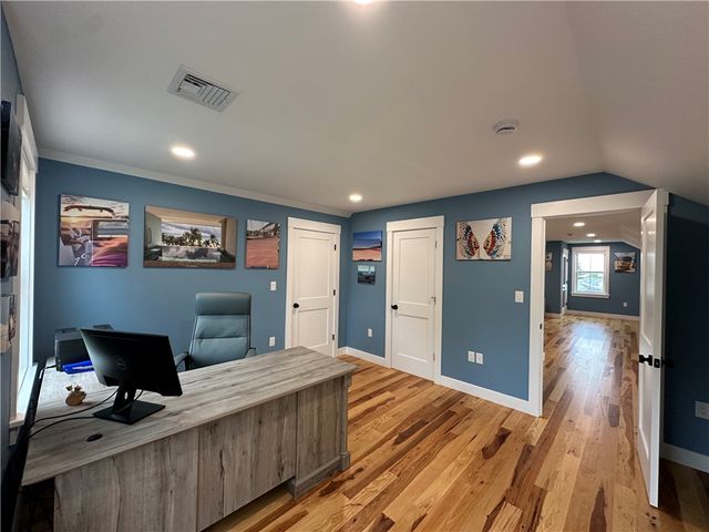 68 Albert Street, Portsmouth, RI 02871