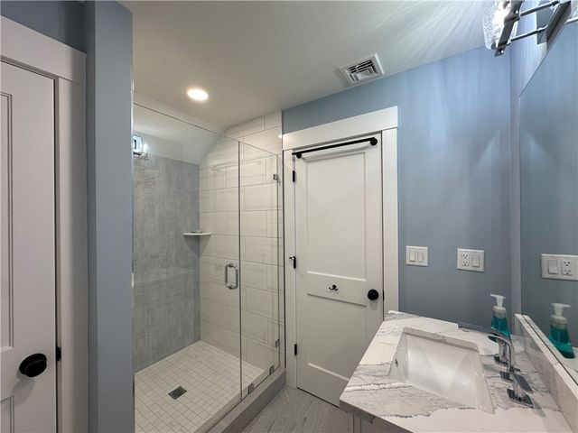 68 Albert Street, Portsmouth, RI 02871