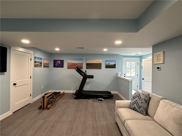68 Albert Street, Portsmouth, RI 02871