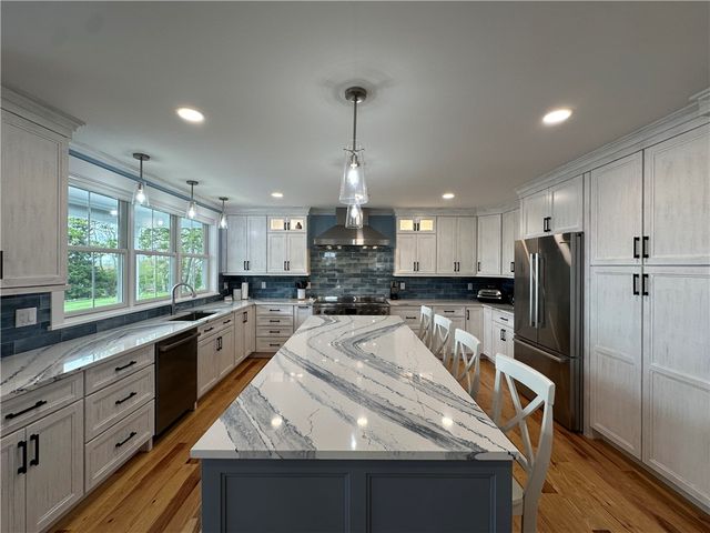 68 Albert Street, Portsmouth, RI 02871
