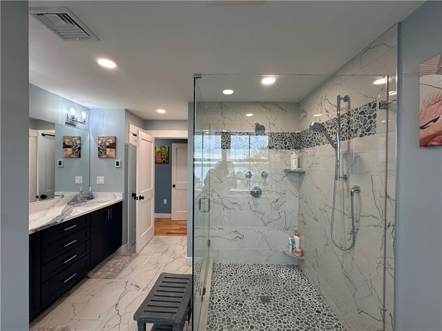 68 Albert Street, Portsmouth, RI 02871