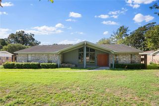 504 Vaughn Drive N, Satsuma, AL 36572