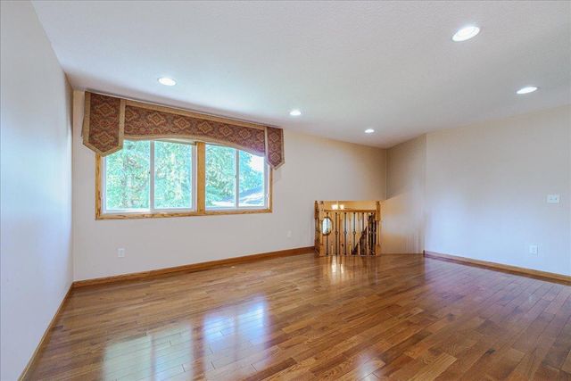1100 W 158th Street, Burnsville, MN 55306