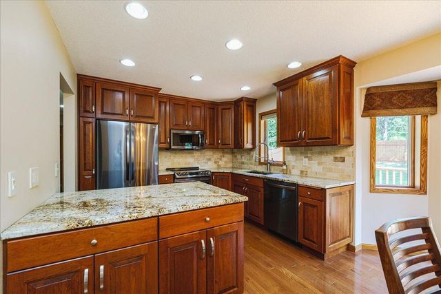 1100 W 158th Street, Burnsville, MN 55306