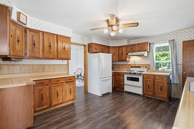 628 W Superior Street, Clarksville, IA 50619