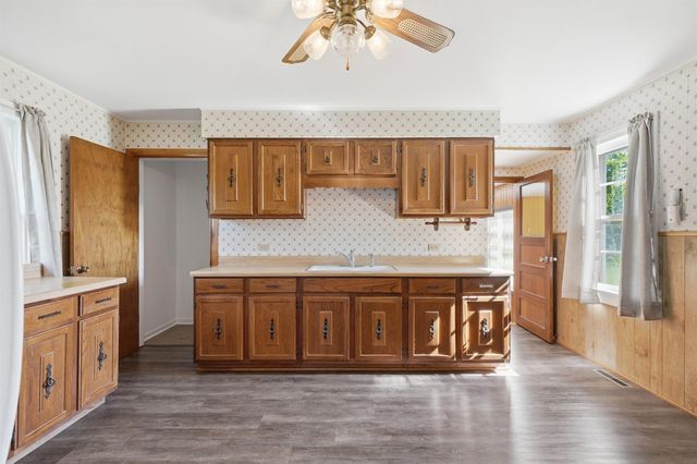 628 W Superior Street, Clarksville, IA 50619