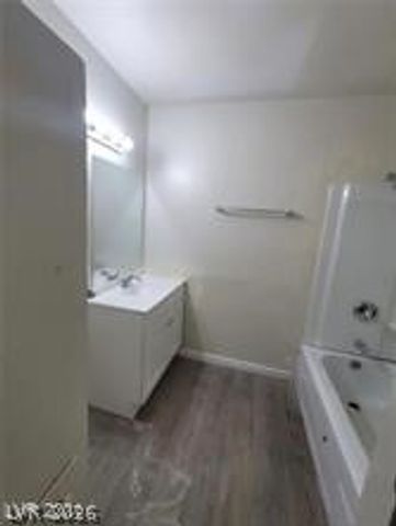 304 Orland Street 39, Las Vegas, NV 89107