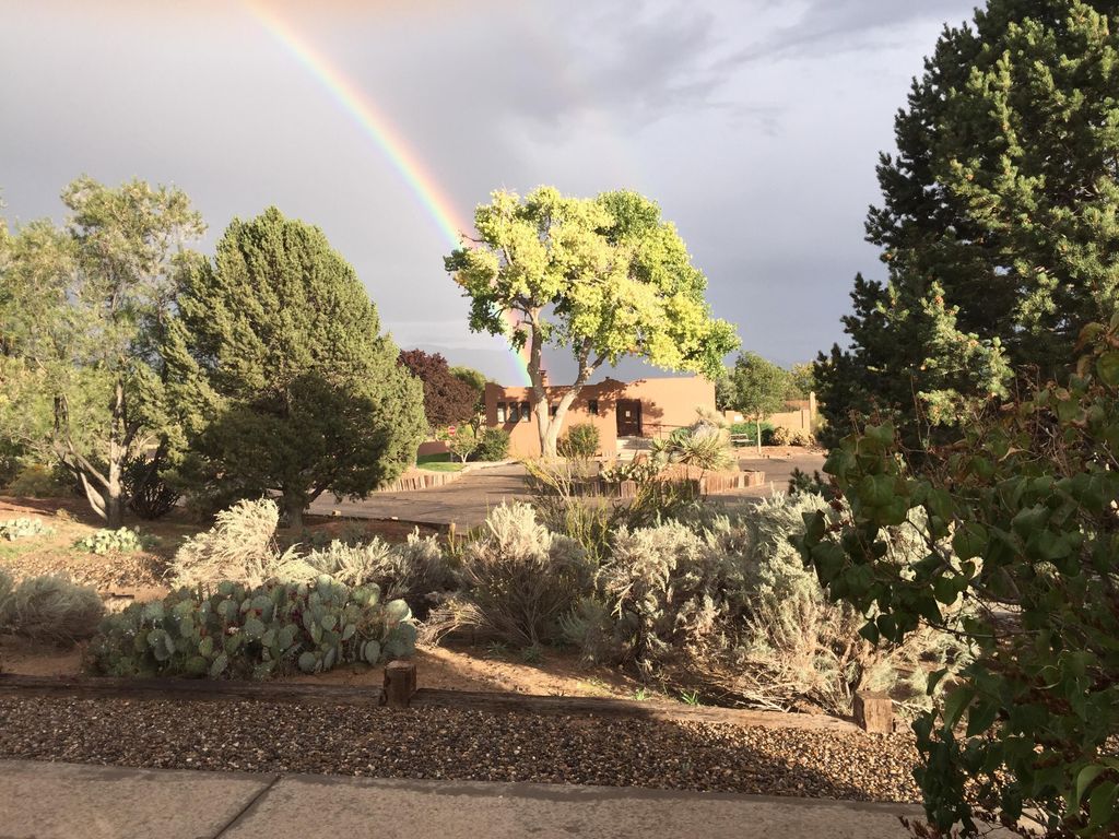 1 SANTA CLARA Trail, Corrales, NM 87048