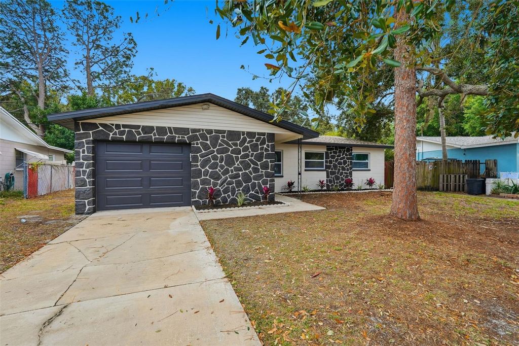 Image 2 of property listing at 6680 99TH AVENUE N, Pinellas Park, FL 33782