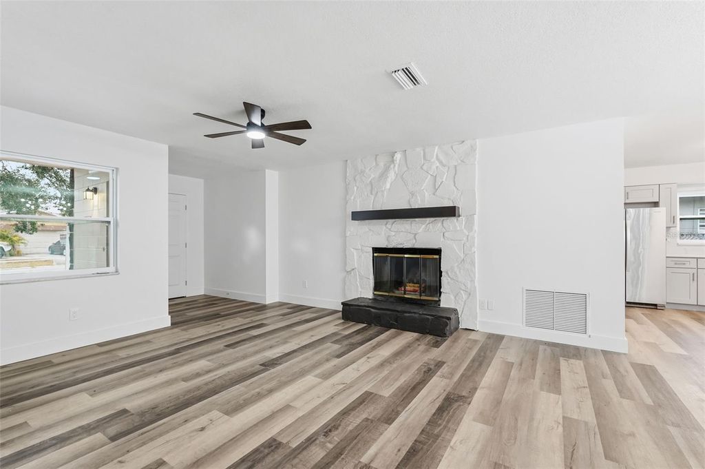 Image 19 of property listing at 6680 99TH AVENUE N, Pinellas Park, FL 33782